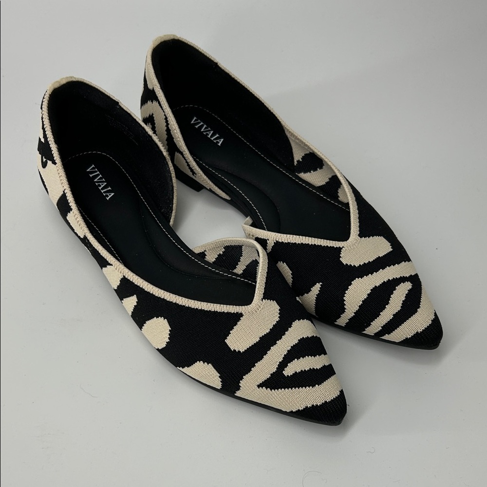 Vivaia Black & Cream Pointed-Toe Knit Flats Size 35.5